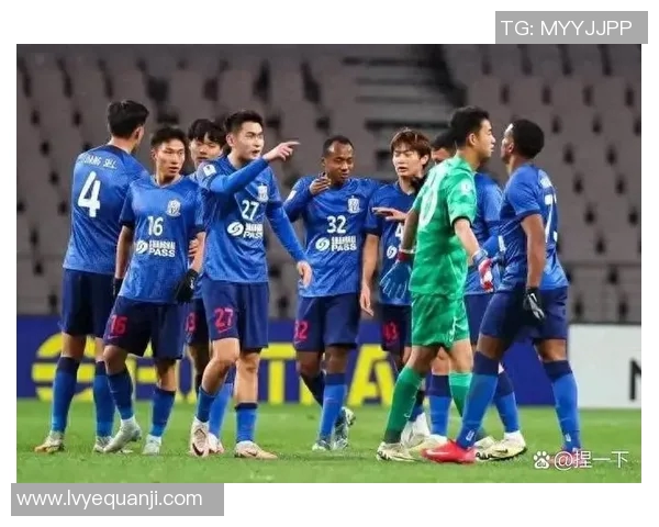 上海申花与广州恒大激战正酣谁能在中超赛场上笑到最后 上海申花与广州恒大激战正酣谁能在中超赛场上笑到最后